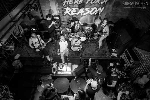 Here For A Reason Bild von Here For A Reason