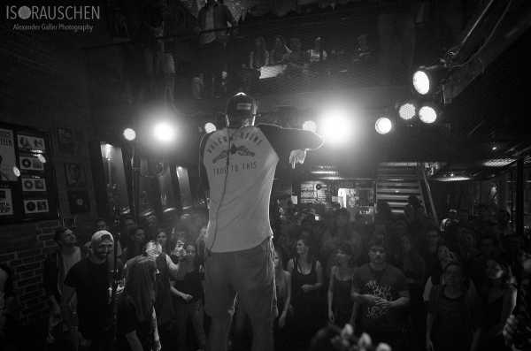 Here For A Reason Bild von Here For A Reason